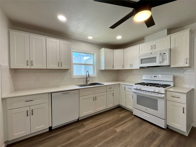 211 Ramsey Street, Cedar Hill, TX 75104