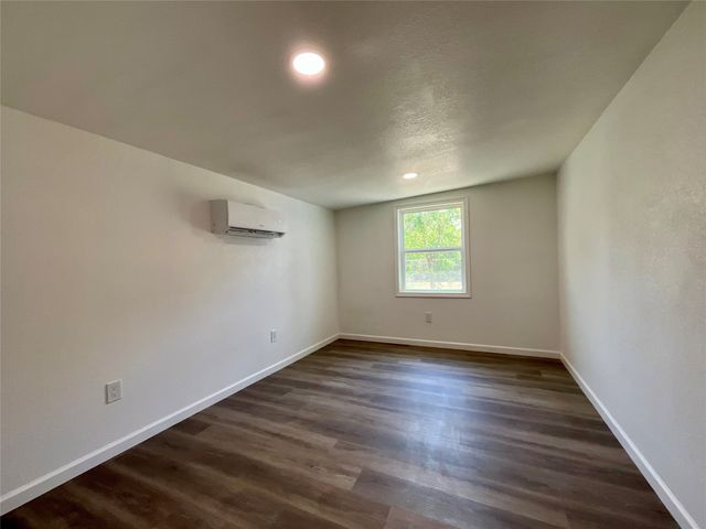211 Ramsey Street, Cedar Hill, TX 75104