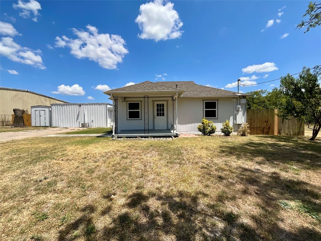211 Ramsey Street, Cedar Hill, TX 75104