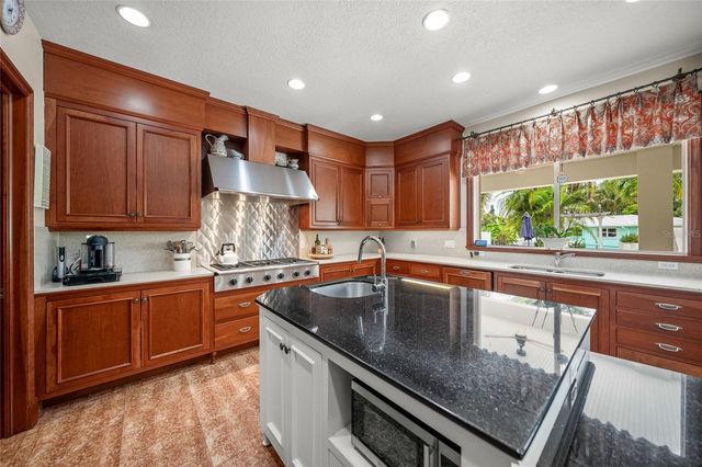 9214 18TH DRIVE NW, Bradenton, FL 34209