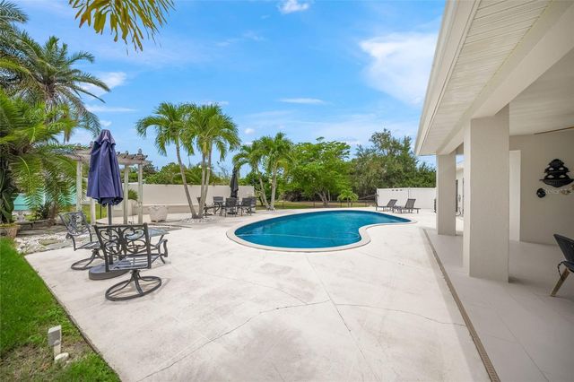 9214 18TH DRIVE NW, Bradenton, FL 34209