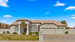 4552 W SOFT WIND Drive, Glendale, AZ 85310