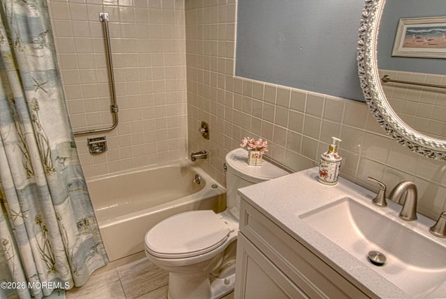 10 Milford Avenue 52, Whiting, NJ 08759