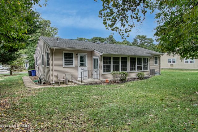 10 Milford Avenue 52, Whiting, NJ 08759