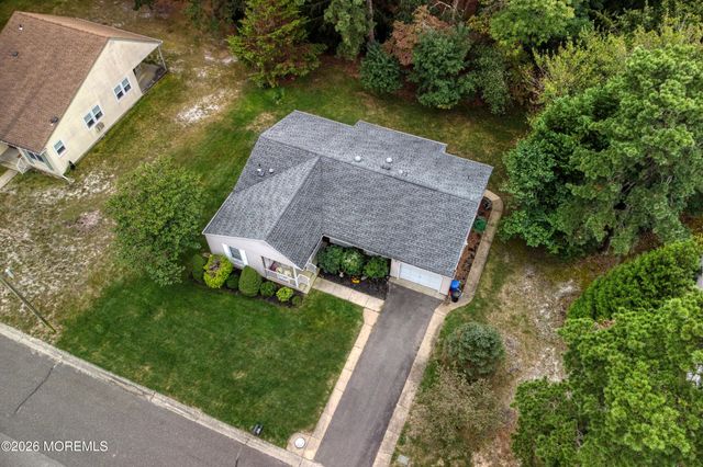 10 Milford Avenue 52, Whiting, NJ 08759