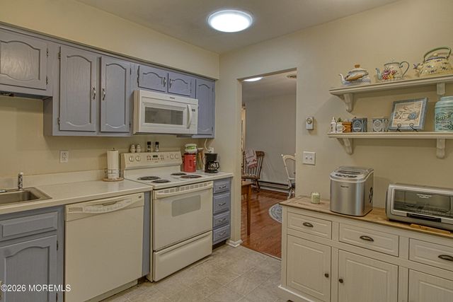 10 Milford Avenue 52, Whiting, NJ 08759
