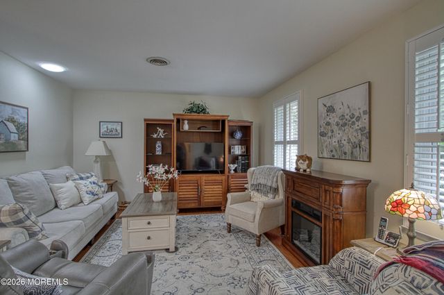 10 Milford Avenue 52, Whiting, NJ 08759