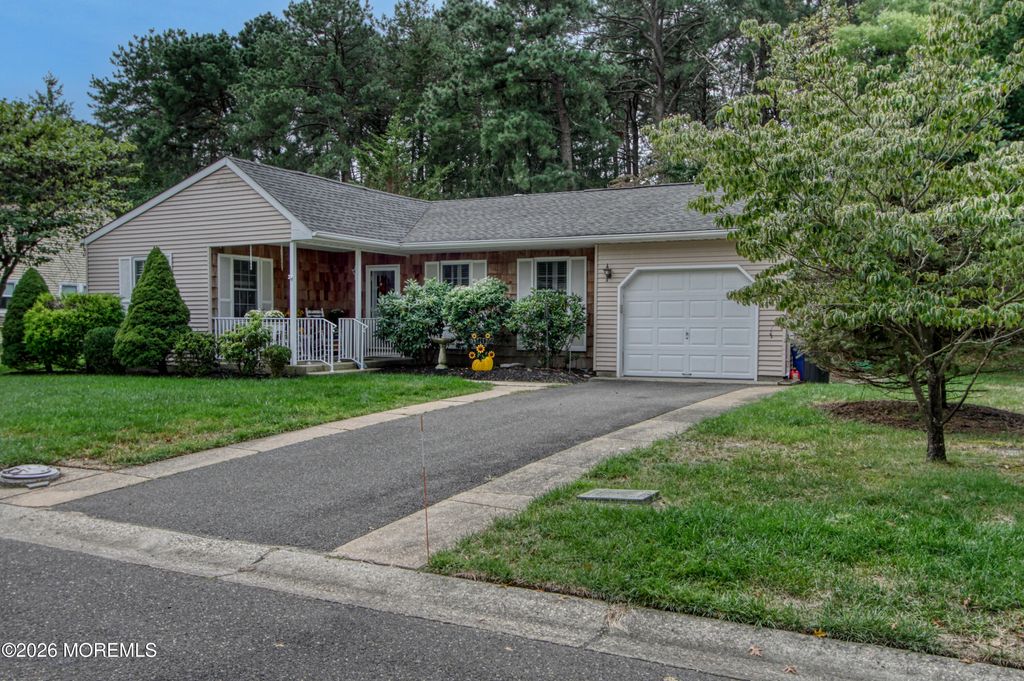 10 Milford Avenue 52, Whiting, NJ 08759