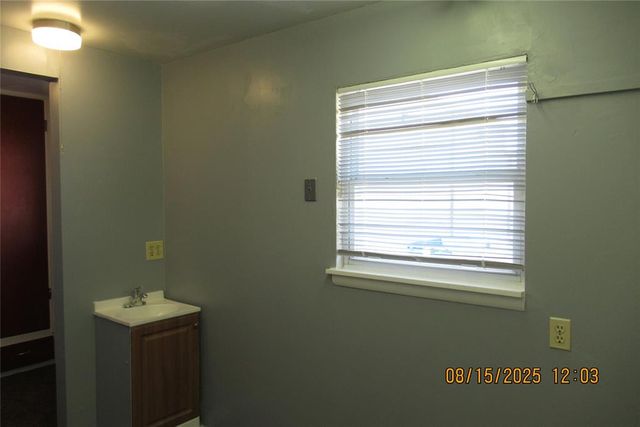 7004 NW 50th Street, Bethany, OK 73008