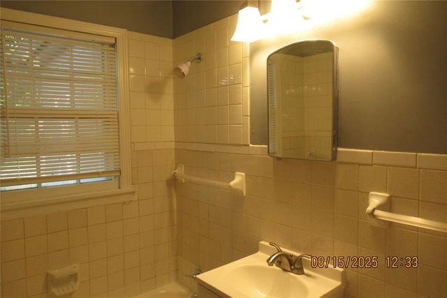 7004 NW 50th Street, Bethany, OK 73008