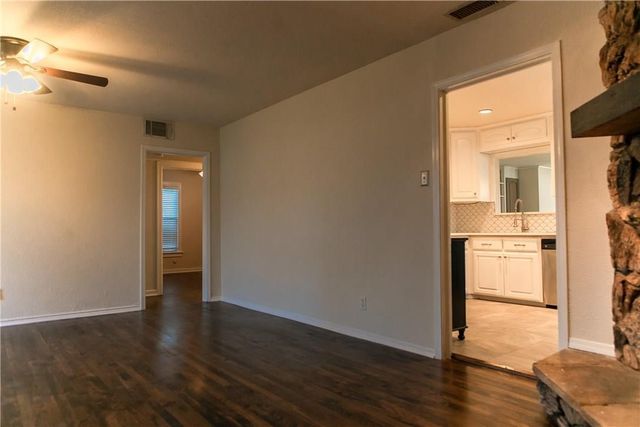 1325 Smilax Avenue, Fort Worth, TX 76111