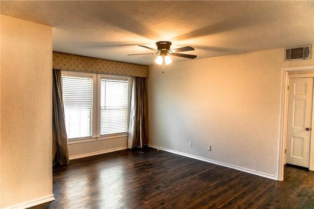1325 Smilax Avenue, Fort Worth, TX 76111