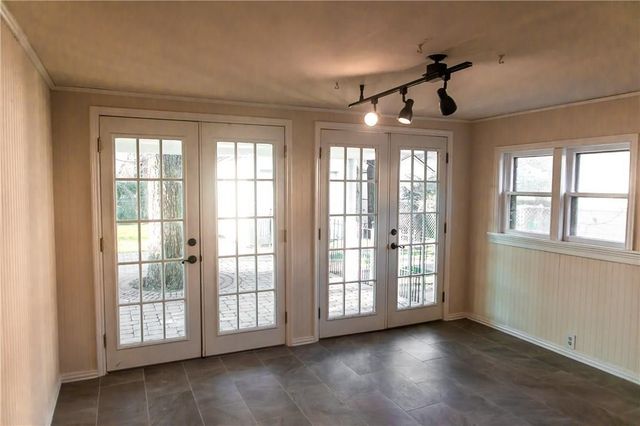 1325 Smilax Avenue, Fort Worth, TX 76111