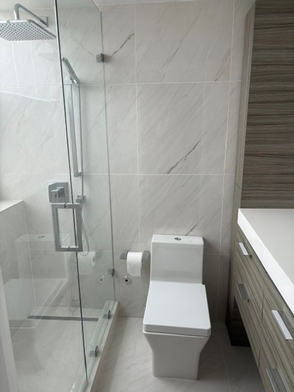 Image 11 of property listing at 3110 N SHERIDAN Road 1408, Chicago, IL 60657