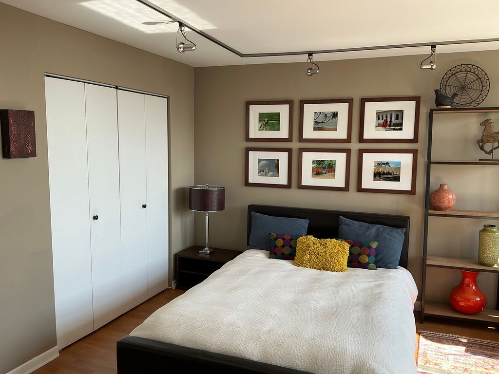 Image 5 of property listing at 3110 N SHERIDAN Road 1408, Chicago, IL 60657