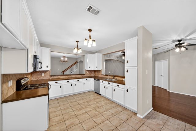105 Southview Drive, Fate, TX 75189