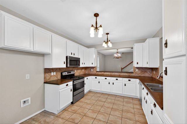 105 Southview Drive, Fate, TX 75189