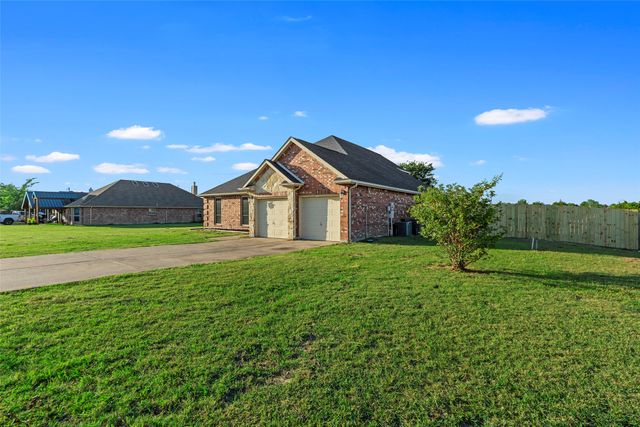 105 Southview Drive, Fate, TX 75189