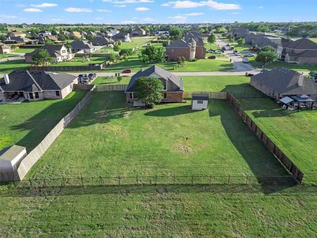 105 Southview Drive, Fate, TX 75189