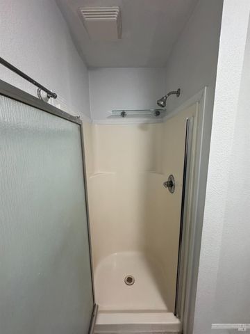 4940 Spruce St, Clearlake, CA 95422