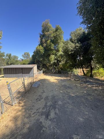 4940 Spruce St, Clearlake, CA 95422