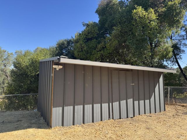 4940 Spruce St, Clearlake, CA 95422