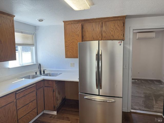 4940 Spruce St, Clearlake, CA 95422