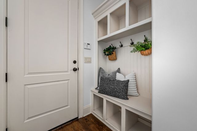 6054 Pelican Way, College Grove, TN 37046