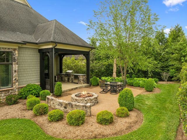 6054 Pelican Way, College Grove, TN 37046