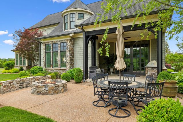 6054 Pelican Way, College Grove, TN 37046