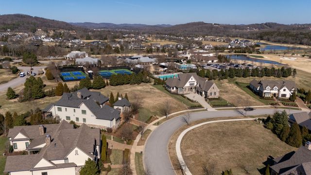 6054 Pelican Way, College Grove, TN 37046