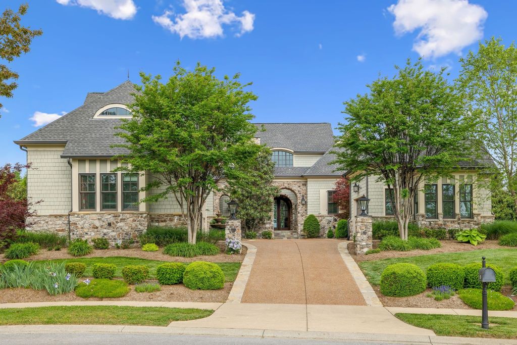 6054 Pelican Way, College Grove, TN 37046