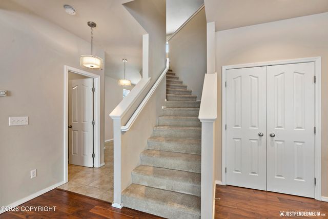1007 Northpointe Bluff Drive, Anchorage, AK 99501