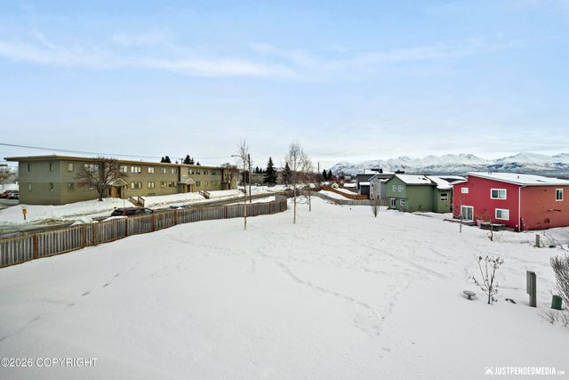 1007 Northpointe Bluff Drive, Anchorage, AK 99501