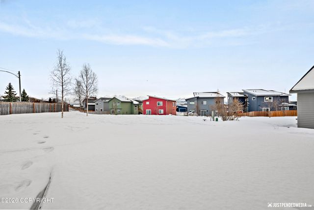 1007 Northpointe Bluff Drive, Anchorage, AK 99501