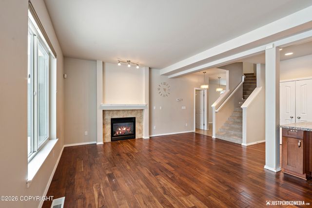 1007 Northpointe Bluff Drive, Anchorage, AK 99501