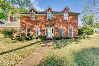 11 S Crownpointe Drive, Jackson, MS 39211