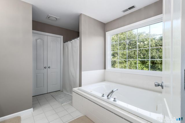 21 Heritage Drive, New Milford, CT 06776