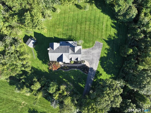 21 Heritage Drive, New Milford, CT 06776