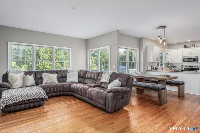 21 Heritage Drive, New Milford, CT 06776