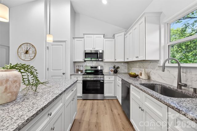 711 East Drive, Cherryville, NC 28021