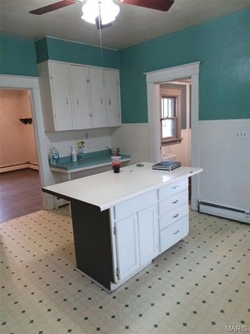 617 N Easton Street, Staunton, IL 62088