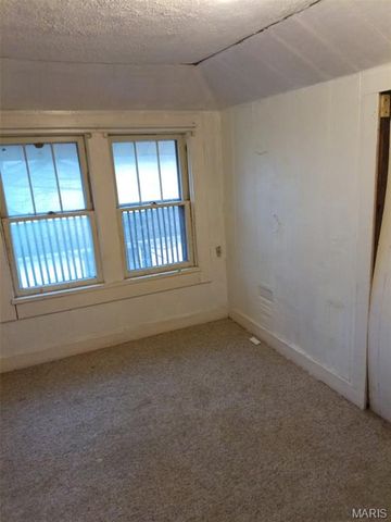 617 N Easton Street, Staunton, IL 62088