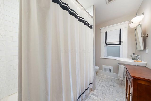 151 W Lincoln Avenue, Delaware, OH 43015