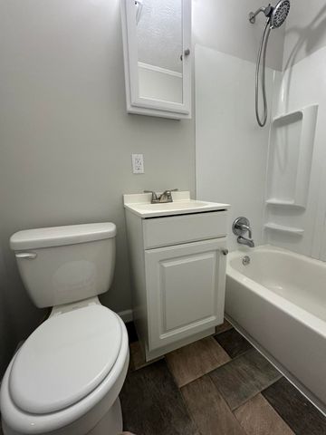 1633 N Sweetbriar Lane 1633 N Sweetbriar Lane, Springfield, OH 45505