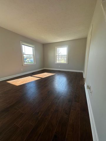 1633 N Sweetbriar Lane 1633 N Sweetbriar Lane, Springfield, OH 45505