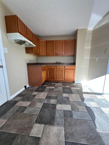 1633 N Sweetbriar Lane 1633 N Sweetbriar Lane, Springfield, OH 45505