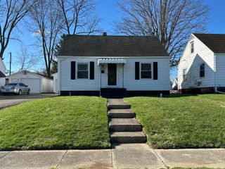 1633 N Sweetbriar Lane 1633 N Sweetbriar Lane, Springfield, OH 45505