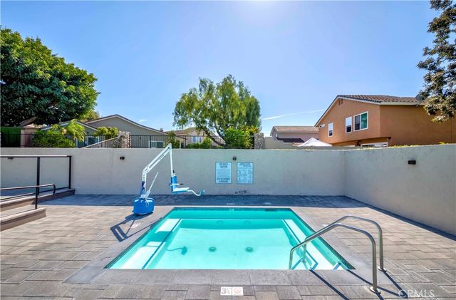 49 Meadowgrass, Irvine, CA 92604