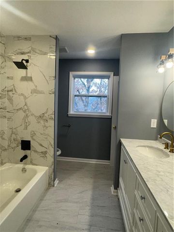 7412 N Strathbury Avenue, Kansas City, MO 64151